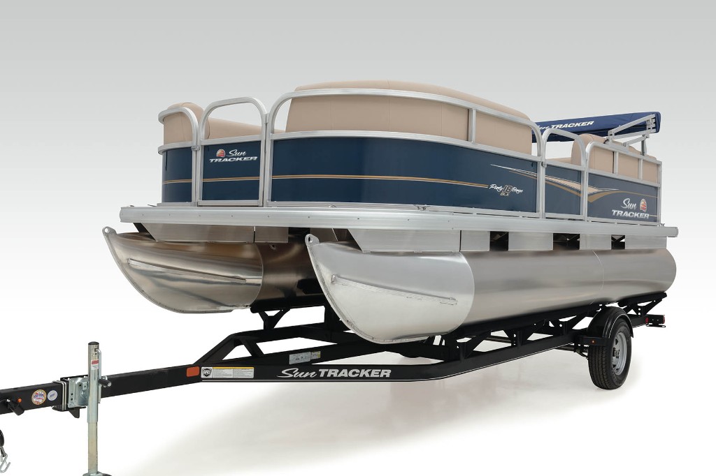 PARTY BARGE 18 DLX SUN TRACKER Recreational Pontoon Boat