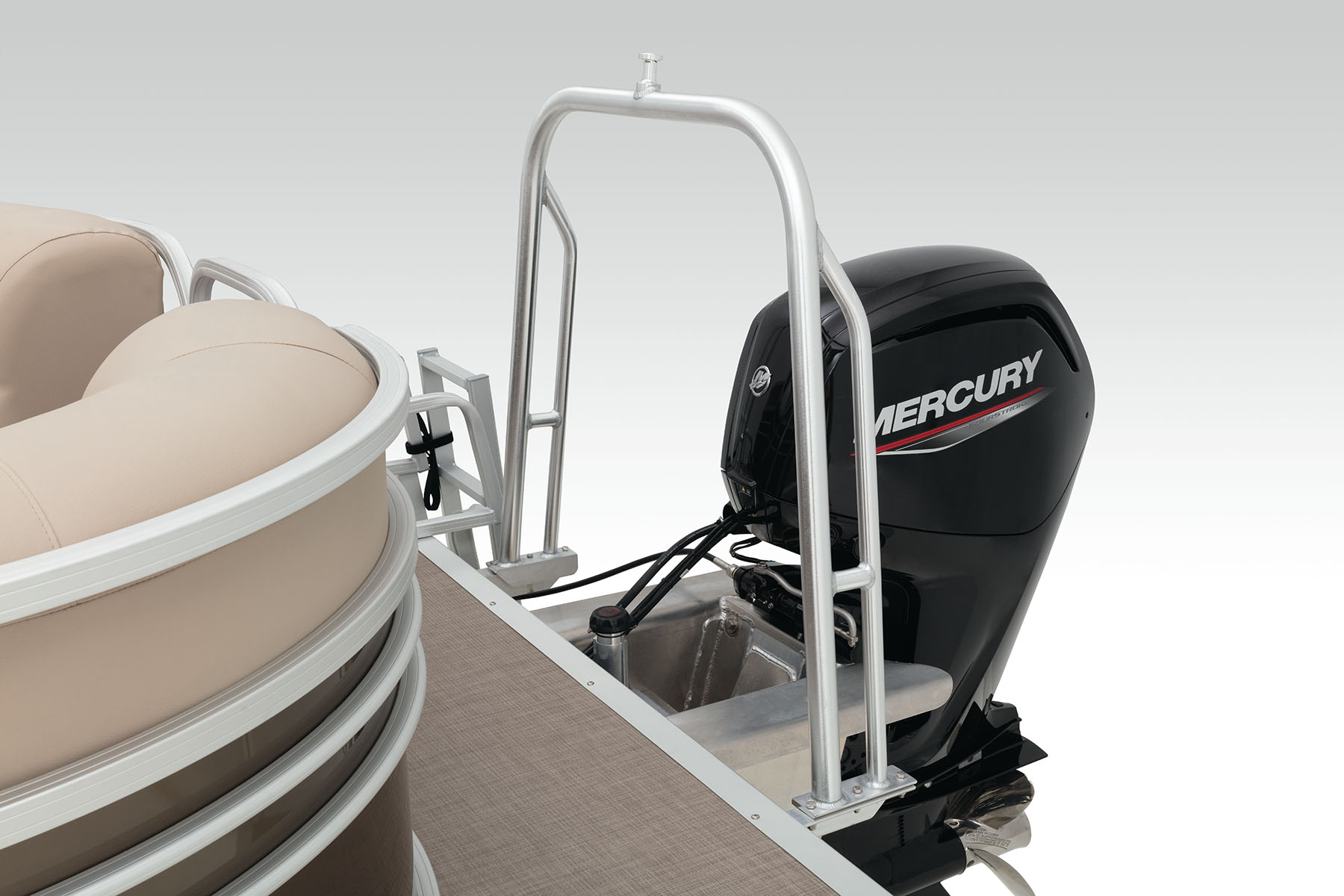 SUN TRACKER Pontoon Performance