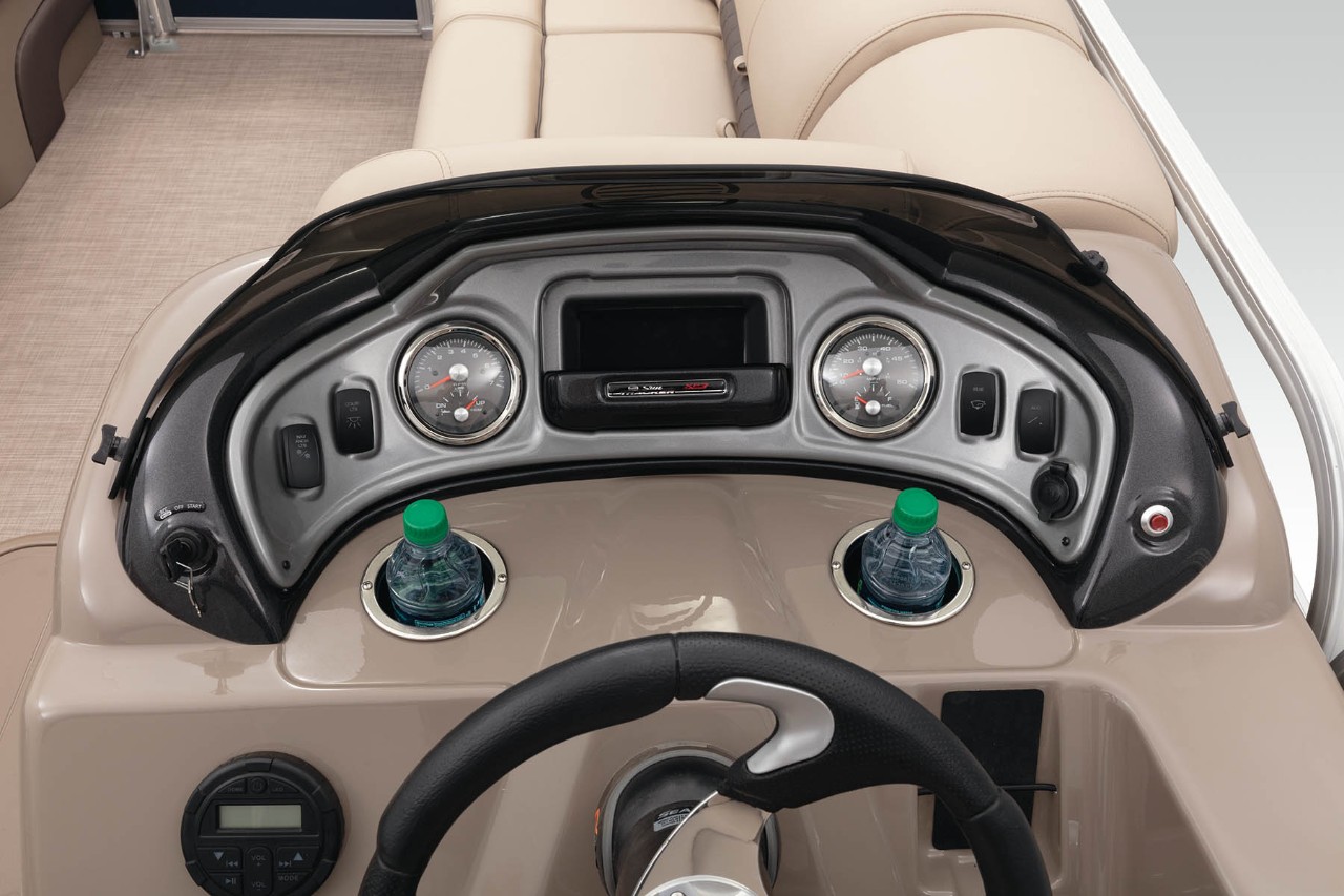 SUN TRACKER Pontoon Performance