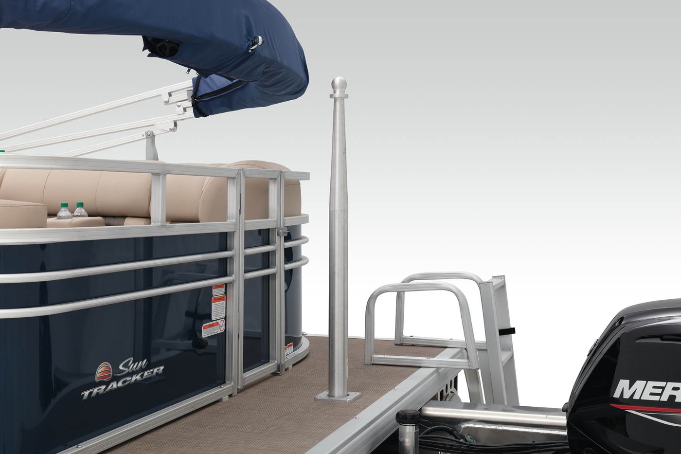 SUN TRACKER Pontoon Performance SUN TRACKER Pontoon Performance