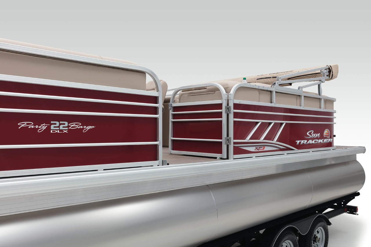 PARTY BARGE 22 XP3 SUN TRACKER Recreational Pontoon Boat