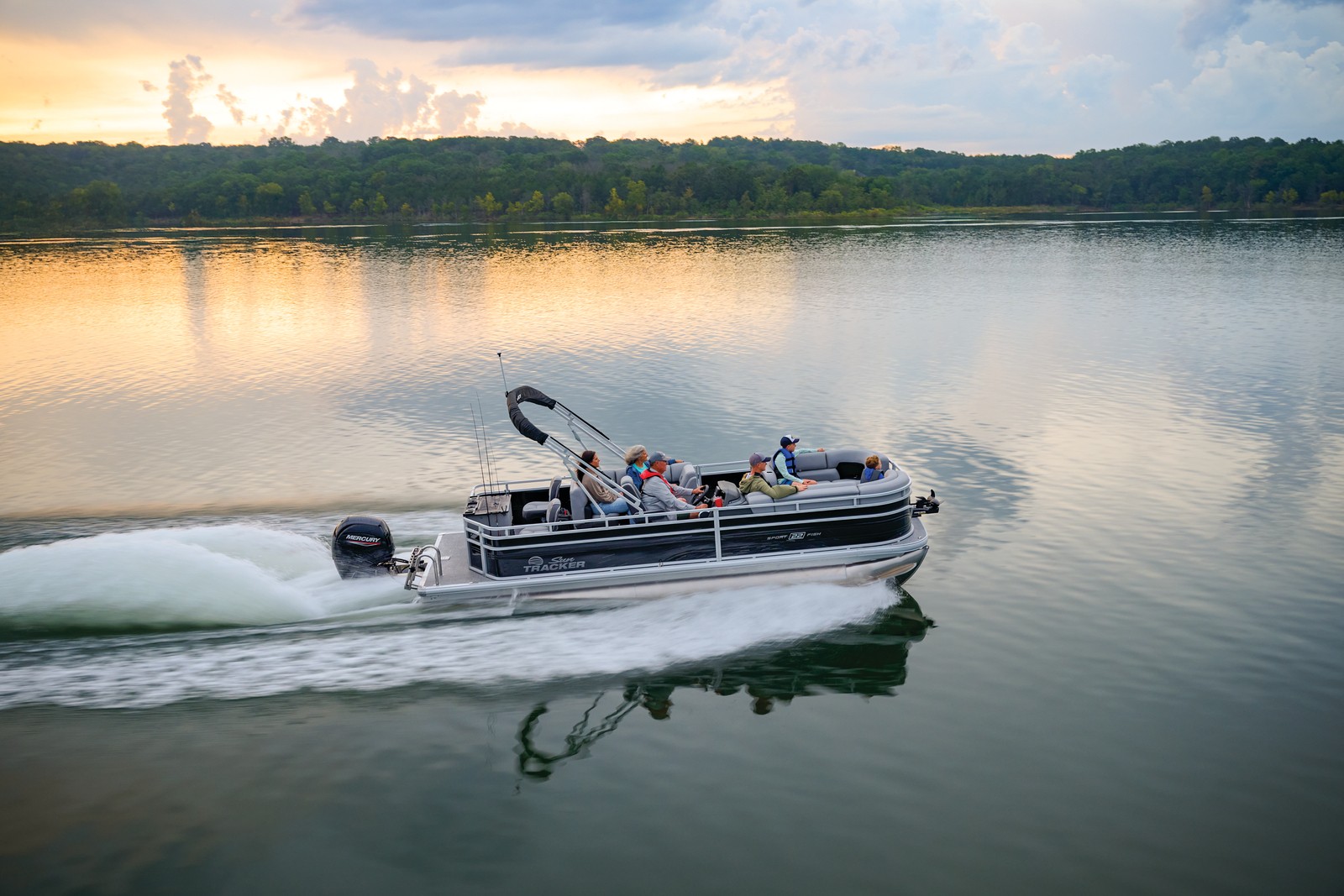 SPORTFISH 22 DLX | 24ft. 2in. Fishing Pontoon