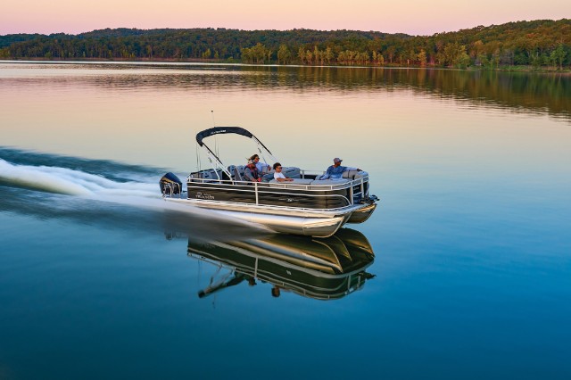 SPORTFISH 22 XP3 | 24ft. 2in. Fishing Pontoon