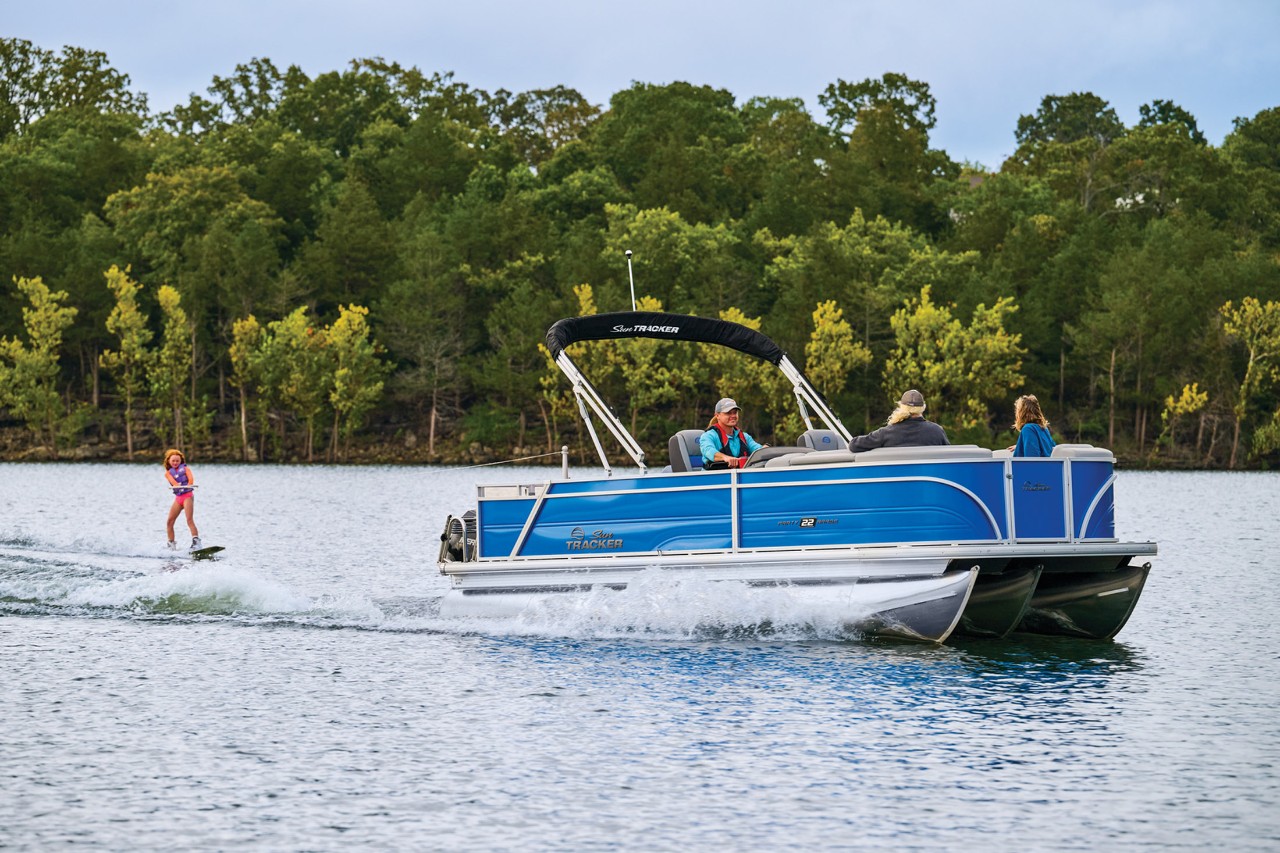 SUN TRACKER Pontoon Boats