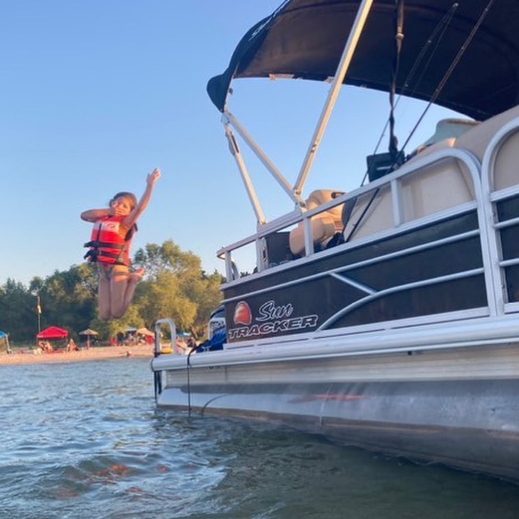 Sun Tracker Pontoon Boats